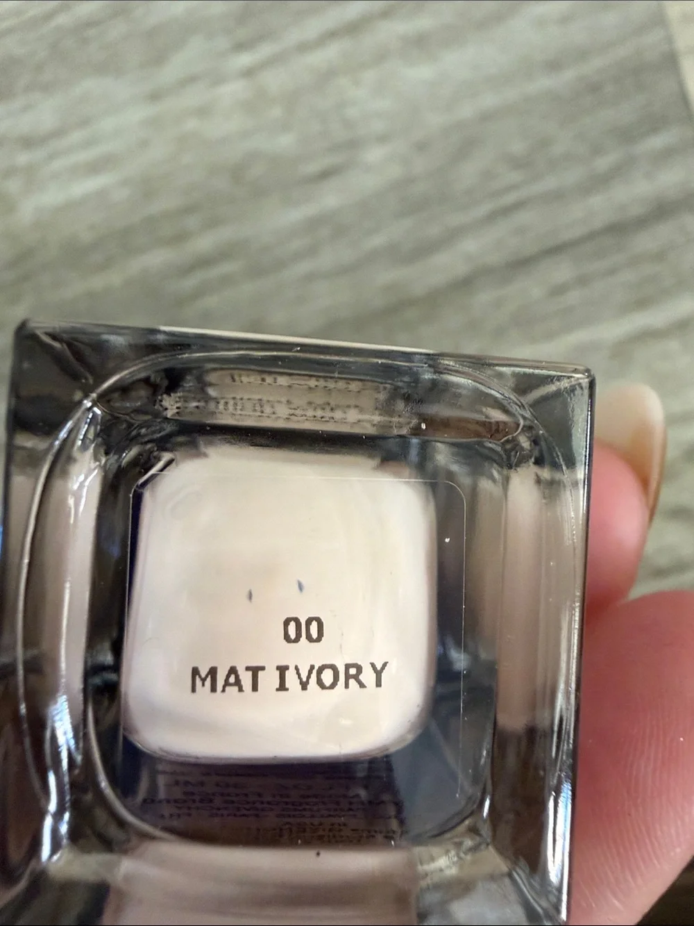 Givenchy Matissime Velvet Foundation - ivory